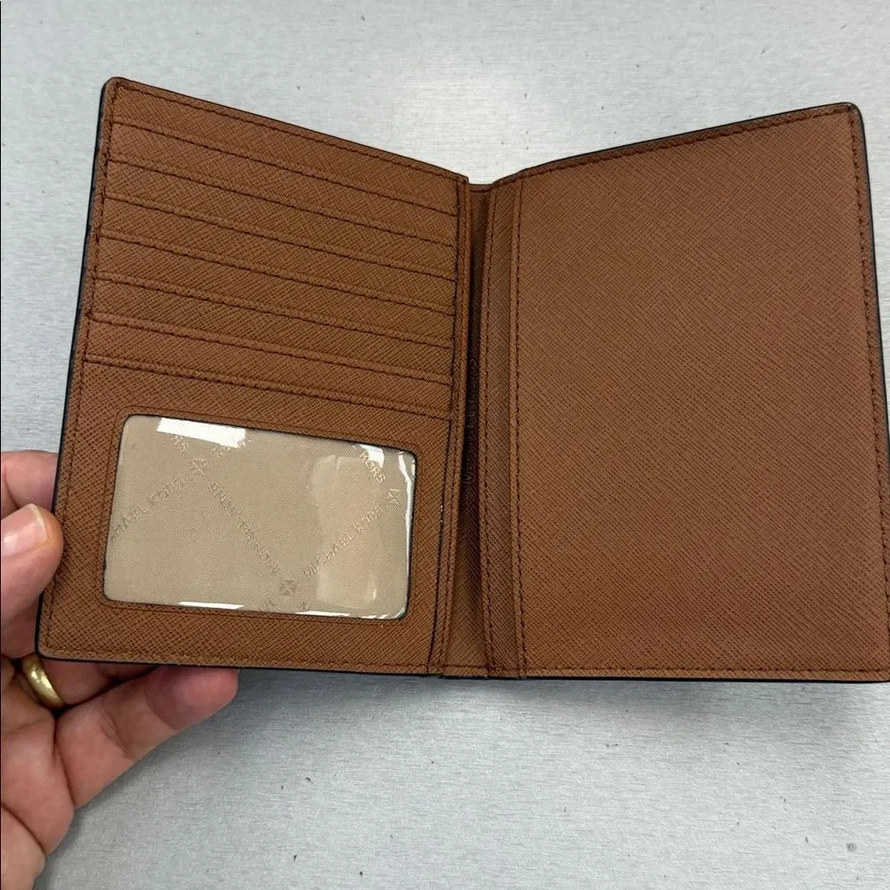 Michael Kors Travel Case Wallet